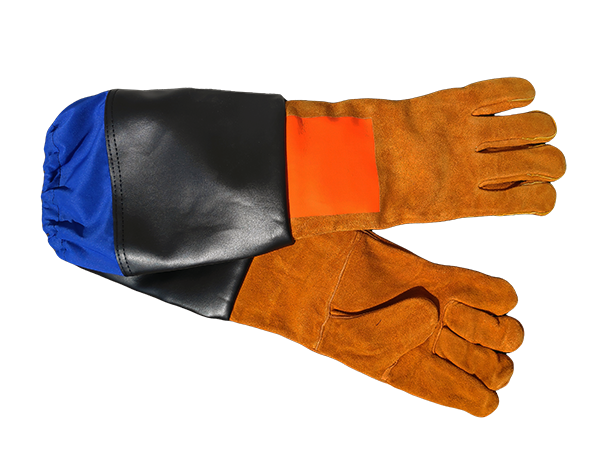 Leather reinforced sandblasting gloves